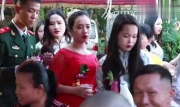 娱乐吃瓜妹妹结婚视频,甜蜜瞬间！吃瓜妹妹与真爱携手步入婚姻殿堂